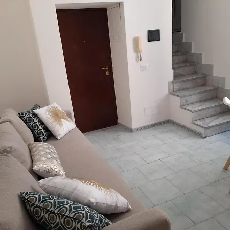 Il Vicoletto D'oro Apartment *